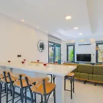 Mera 2 Villa *