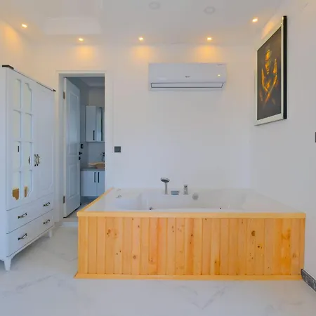 Villa Mera 2 *